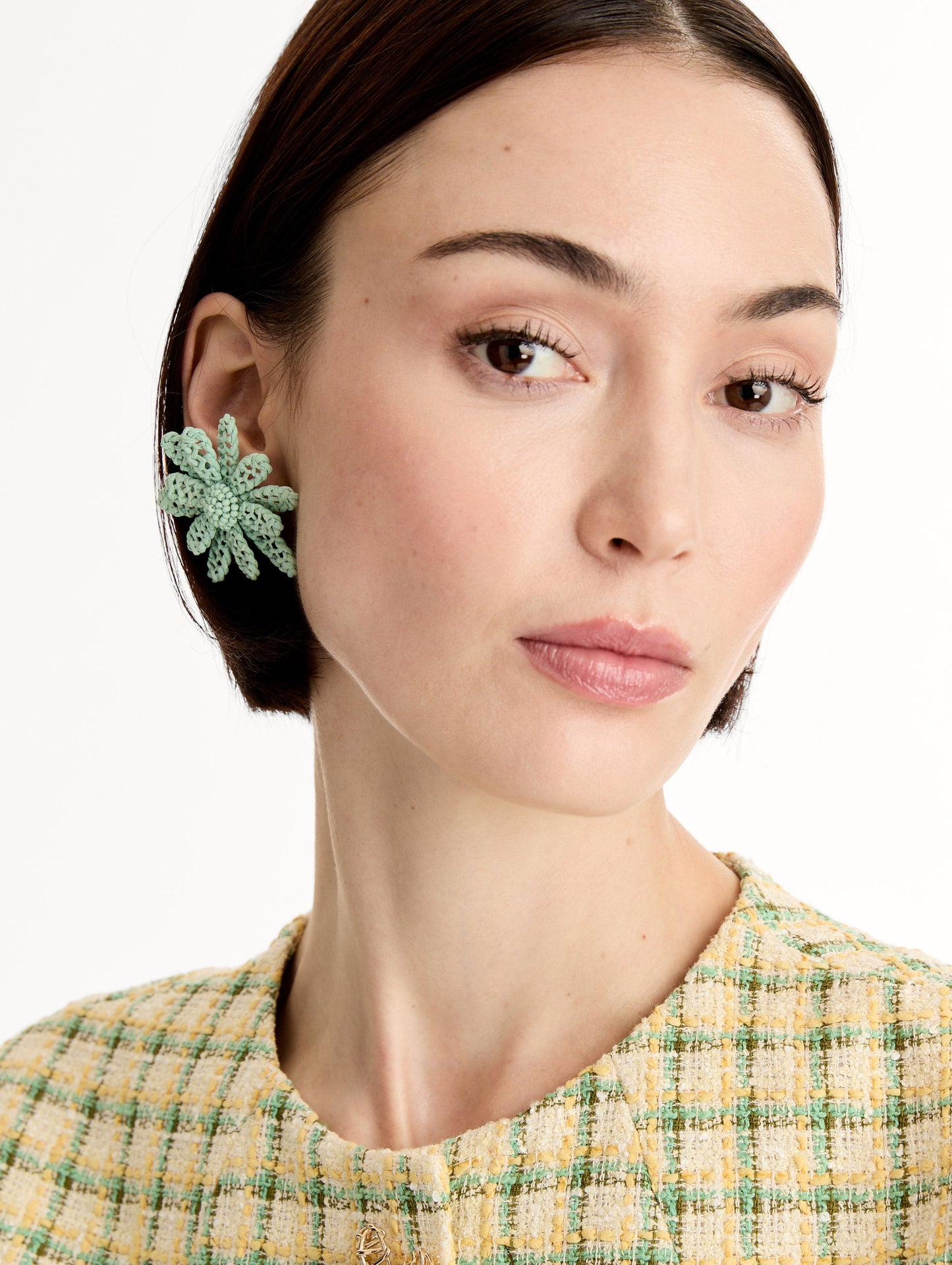 Large Woven Raffia Flower Earrings Mint / Oscar de la Renta