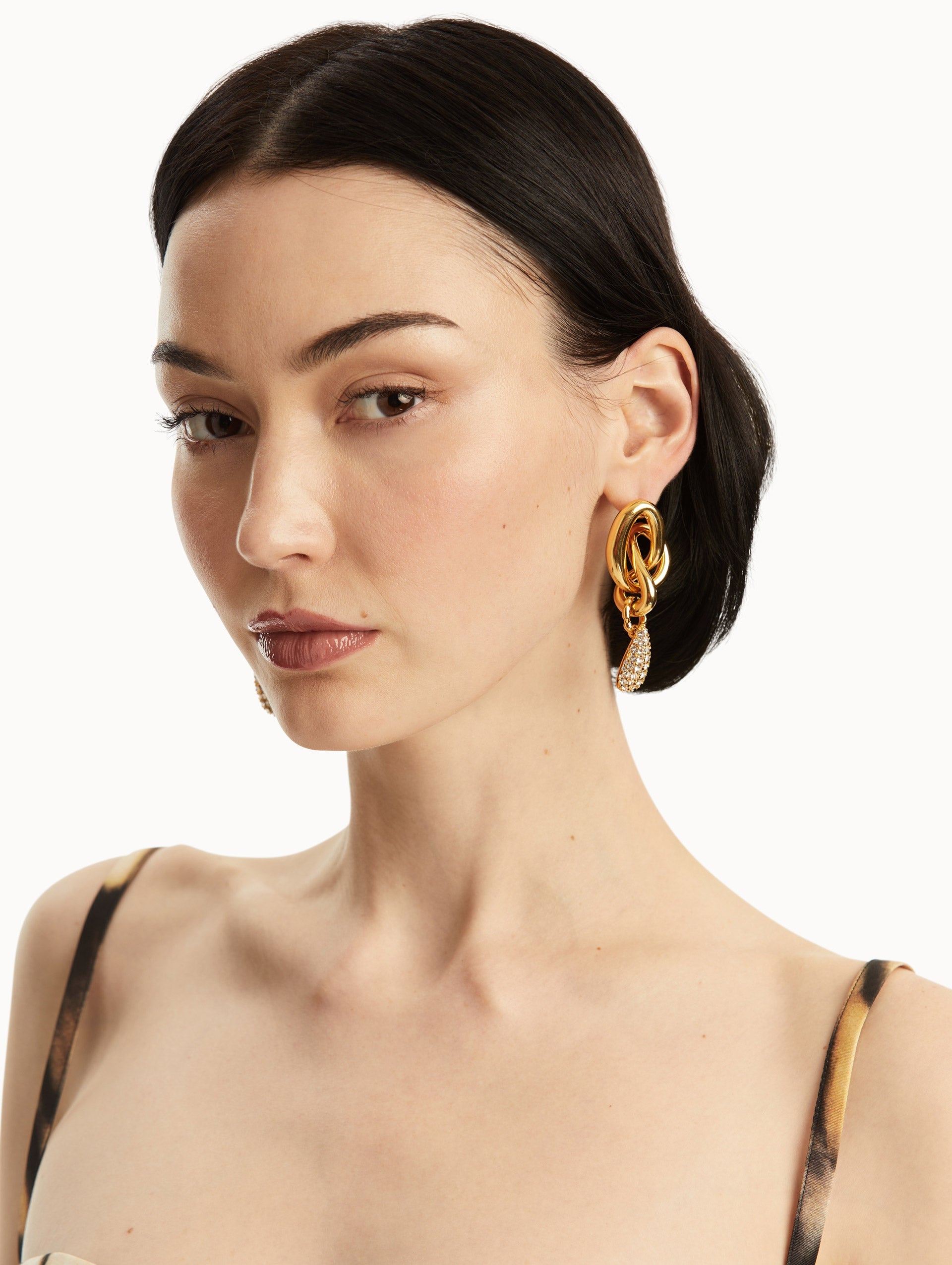 Pavé O Knot Earrings Gold / Oscar de la Renta