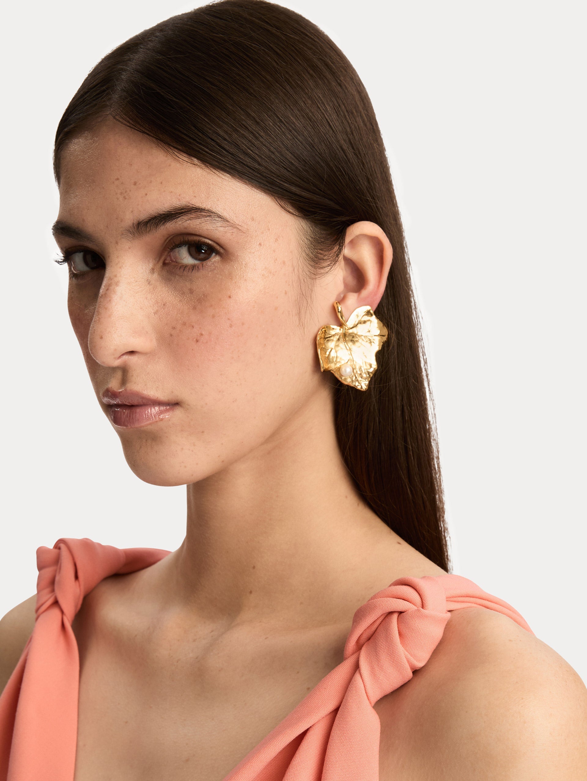 Ivy Leaf Earrings Gold / Oscar de la Renta