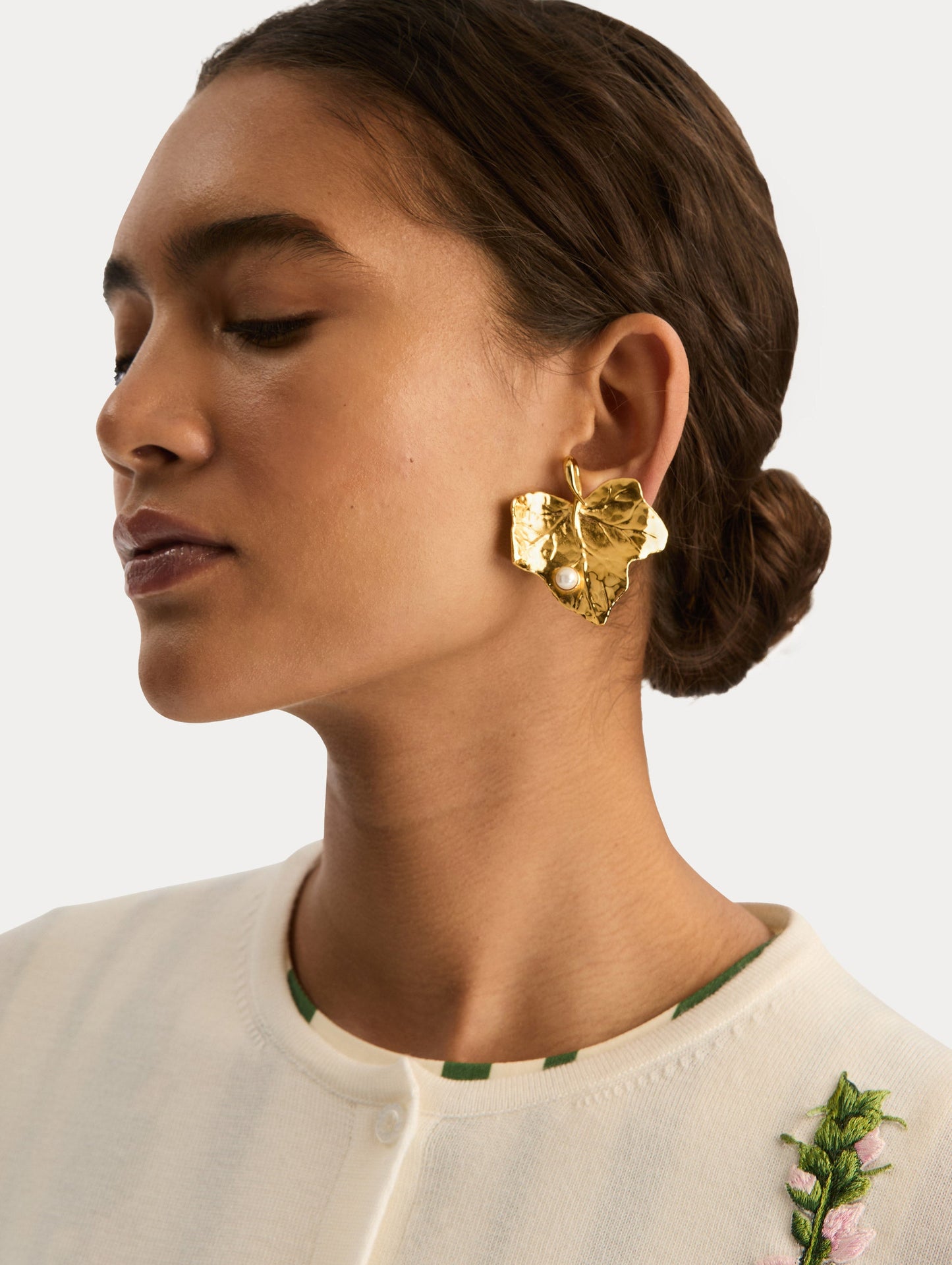 Ivy Leaf Earrings Gold / Oscar de la Renta