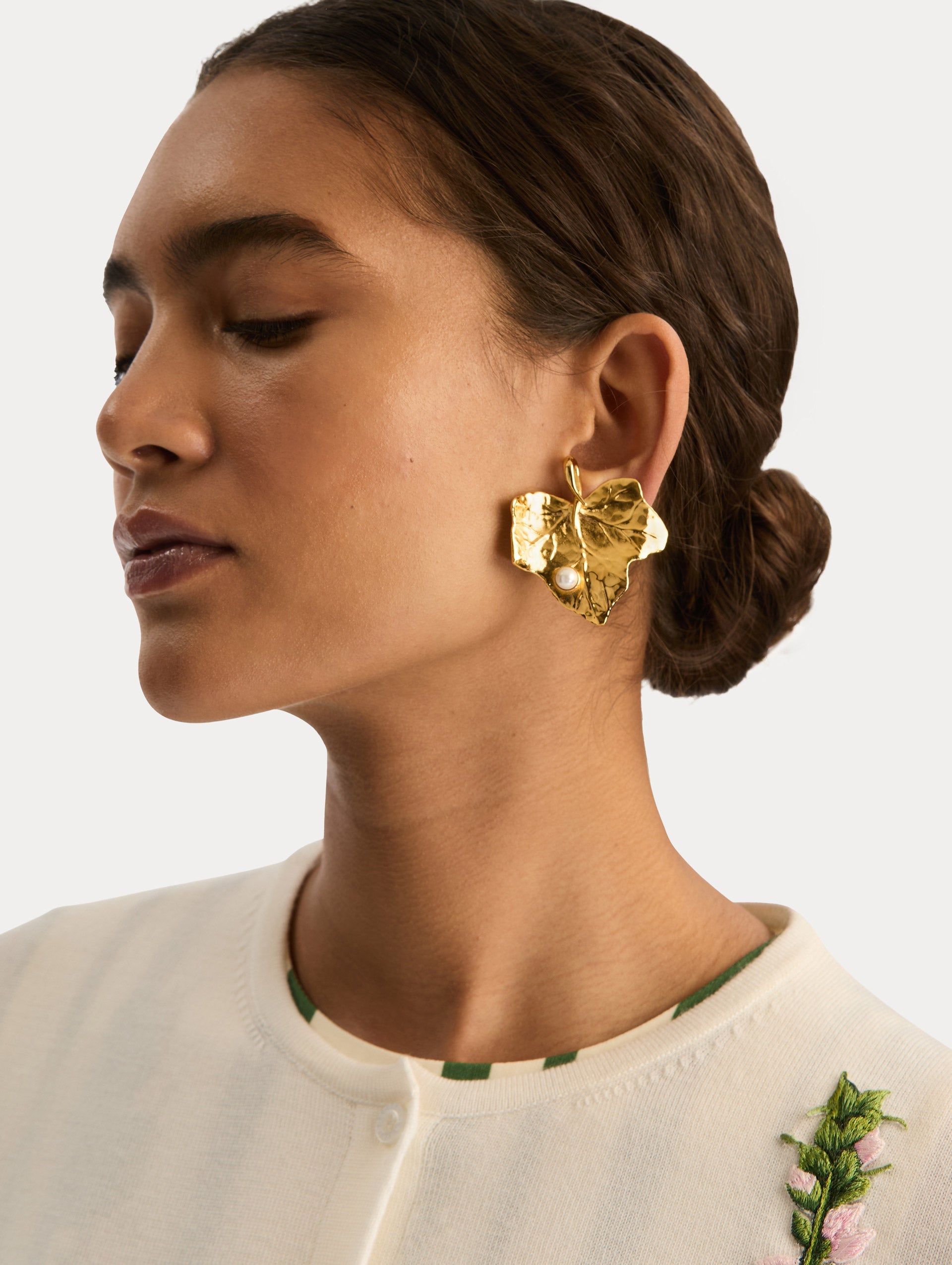 Ivy Leaf Earrings Gold / Oscar de la Renta