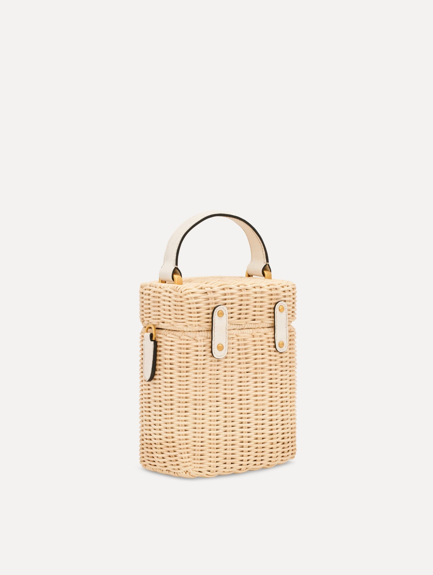 The Alibi in Wicker White / Oscar de la Renta