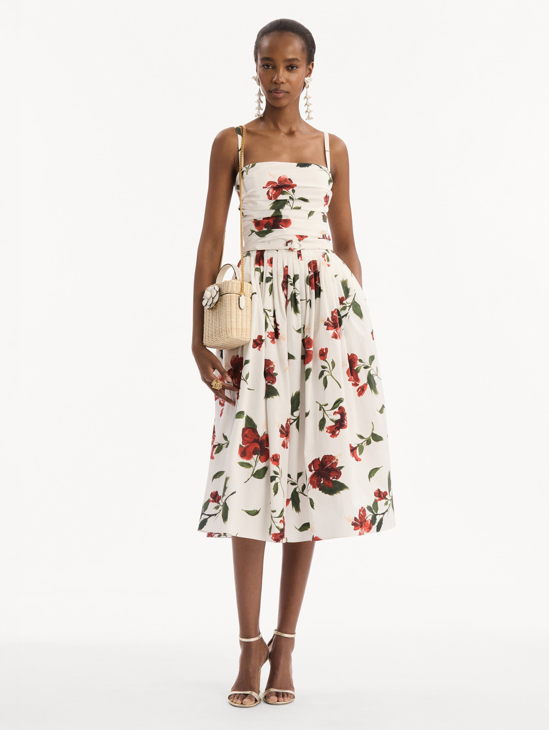 The Alibi in Wicker White / Oscar de la Renta